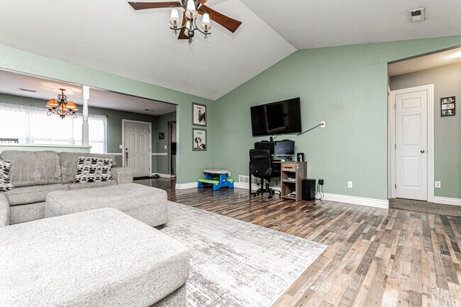 Foto del edificio - 1531 N Clay St