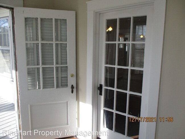 Building Photo - 2 br, 1 bath House - 106 Academy St. Unit B