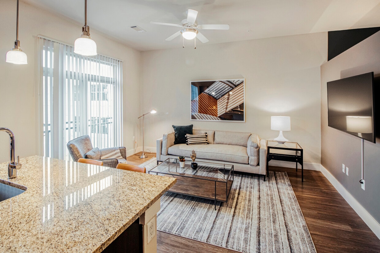 Foto principal - 111 Acklen Park Dr