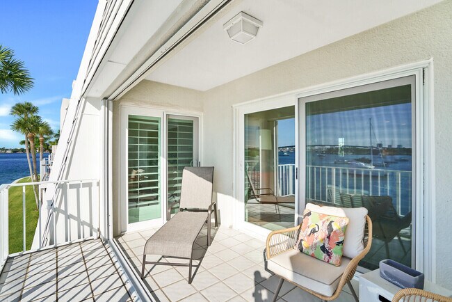 Building Photo - 1051 Sugar Sands Blvd