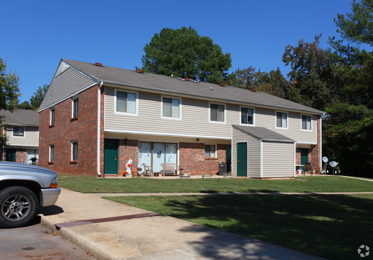 Foto del edificio - Elmwood Apartments