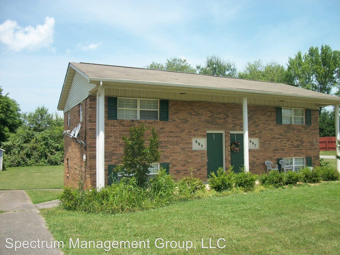 Primary Photo - 2 br, 0.5 bath House - 695 Parkway