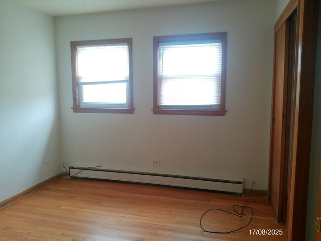 Foto del edificio - 7256 W Belmont Ave