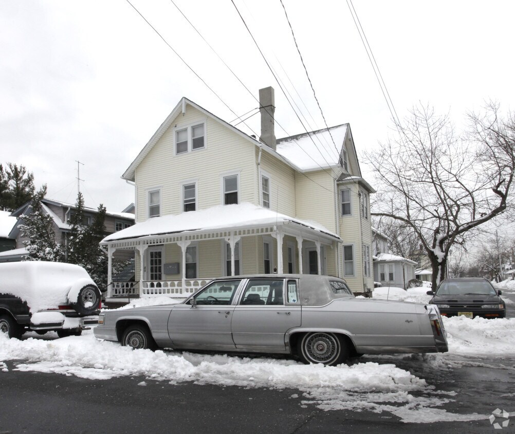 Building Photo - 114 Heck Ave