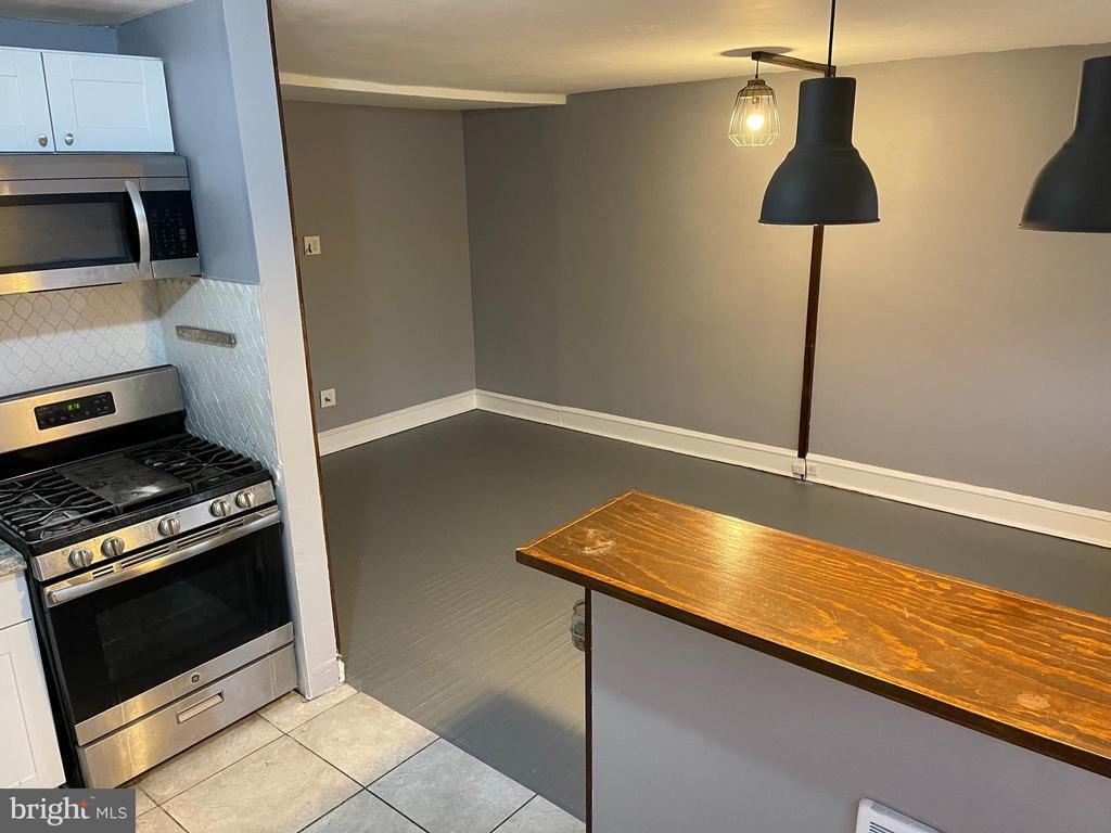 Foto principal - 5437 Torresdale Ave