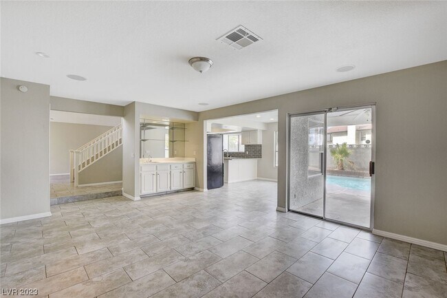 Building Photo - 319 Simon Bolivar Dr