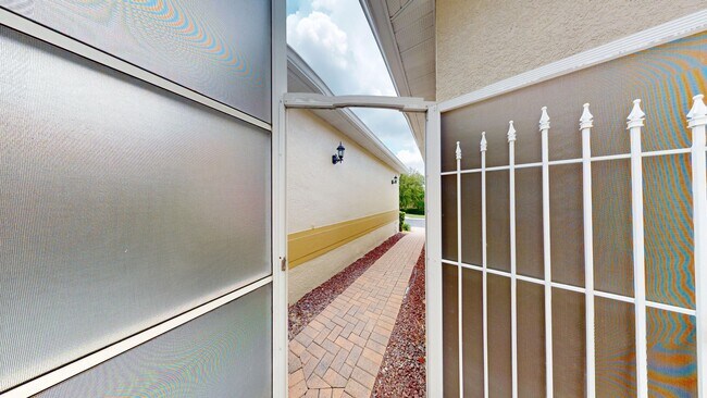 Foto del edificio - Beautiful 2 Bed 2.5 Bath Townhouse in Magn...