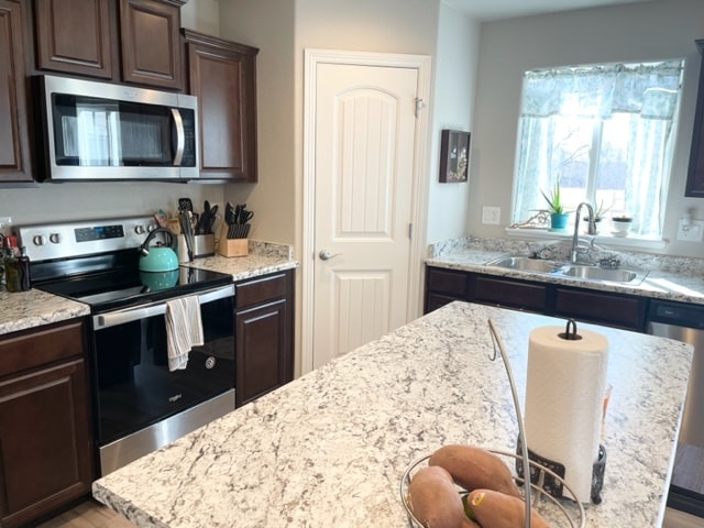 Kitchen/Pantry - 5423 Hammond Dr
