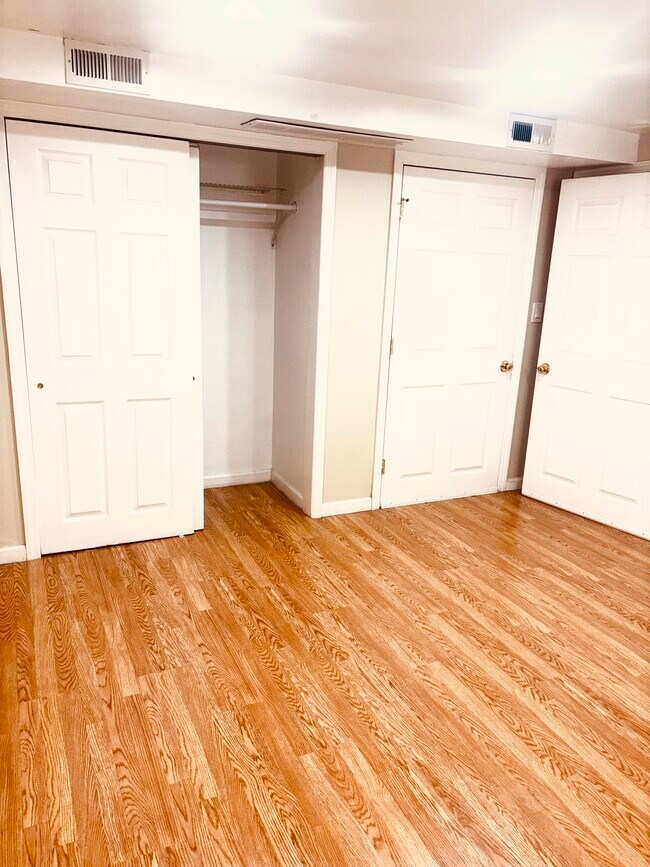 Dormitorio 2 - 10930 120th St