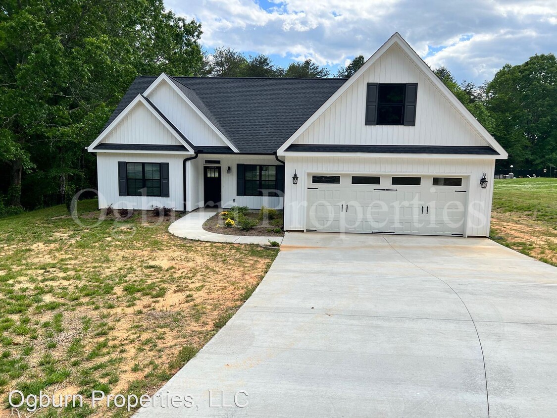 Primary Photo - 3 br, 2 bath House - 1083 Country Lane