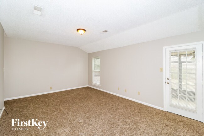 Foto del edificio - 7124 Country Side Rd