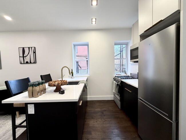 Foto del edificio - 272 Hoboken Ave