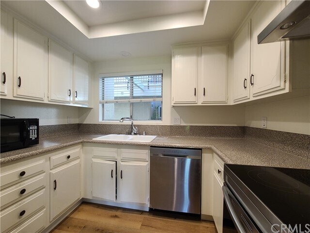 Building Photo - 2392 Via Mariposa W