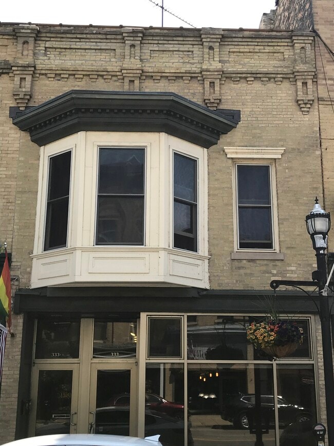 Building Photo - 333 Main St