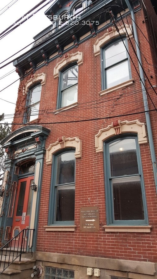 Building Photo - 1305 Allegheny Ave