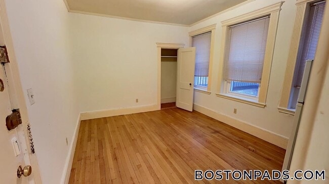 Building Photo - 24 Westland Ave