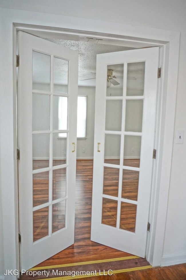 Building Photo - 4 br, 2.5 bath House - 34 Davis Ave