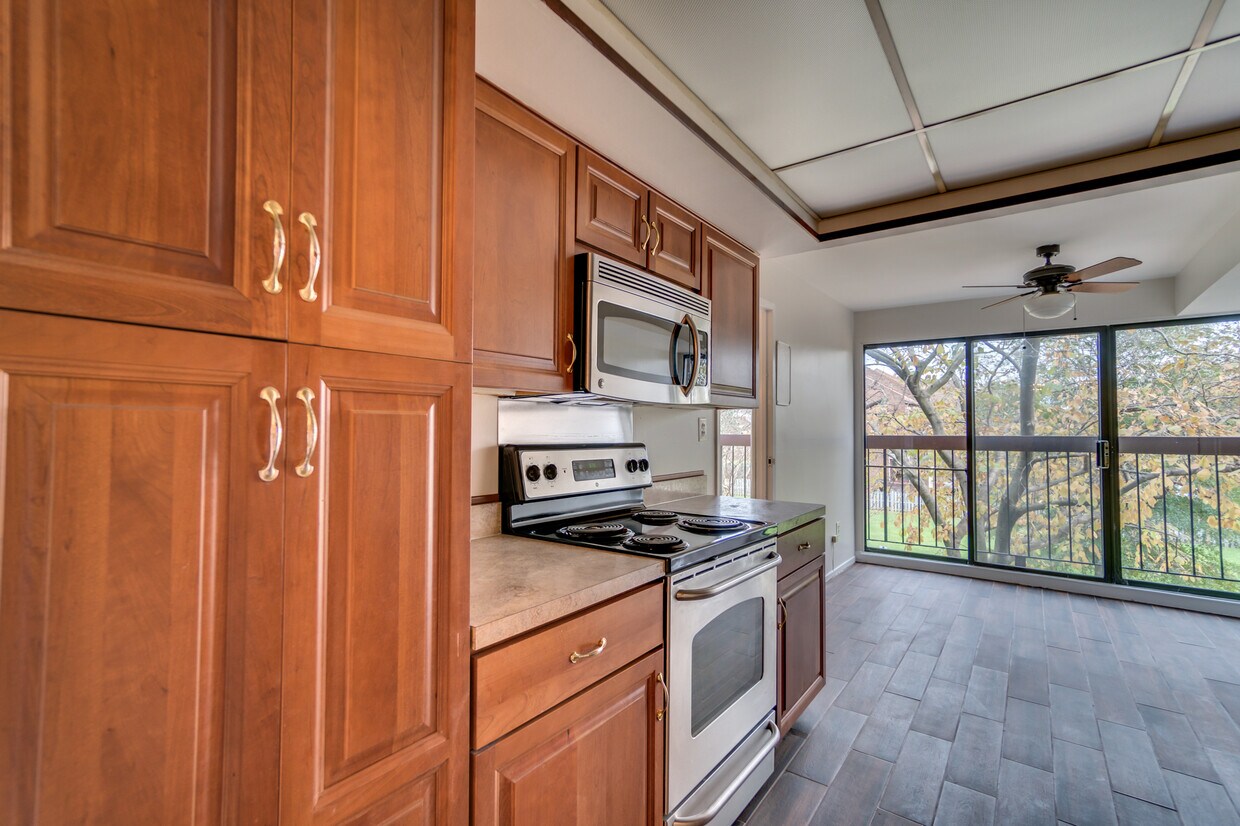 10300 Bushman Dr Unit 209, Oakton, VA 22124 Condo for Rent in Oakton