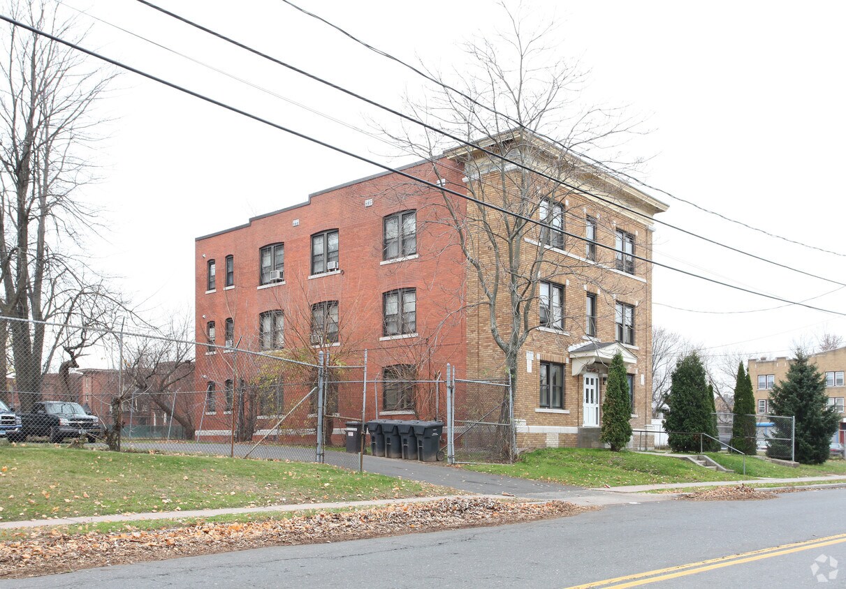 Primary Photo - 113-115 Westland St