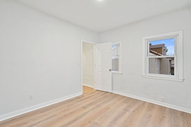 Foto del edificio - 4709-4711 Lorigan Street