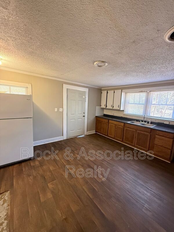 Building Photo - 210 Chaney Rd