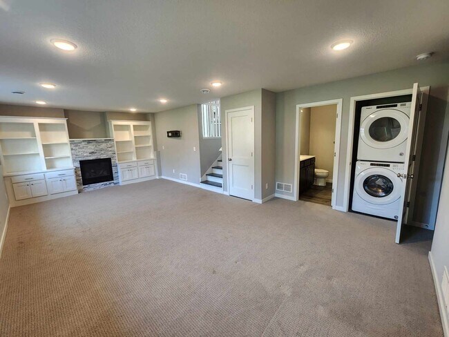 Building Photo - 5784 Ridge Creek Rd