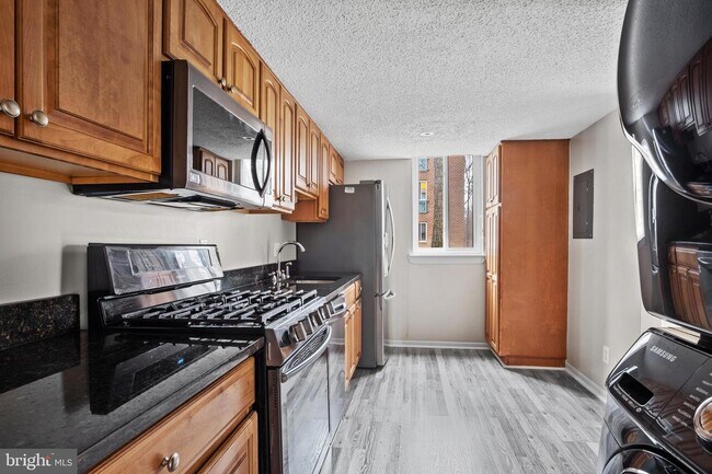 Building Photo - 11807 Breton Ct