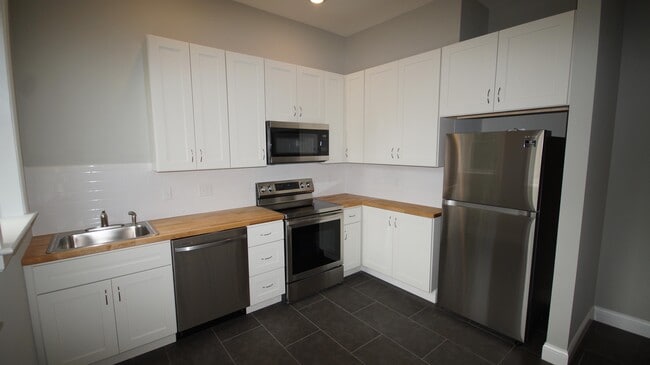 Building Photo - 2309 Thurman Ave