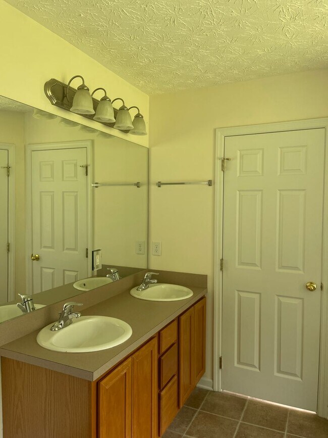 Building Photo - Southview Subdivision - Opelika