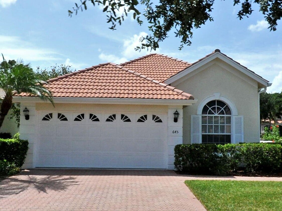 Primary Photo - 645 SW Andros Cir
