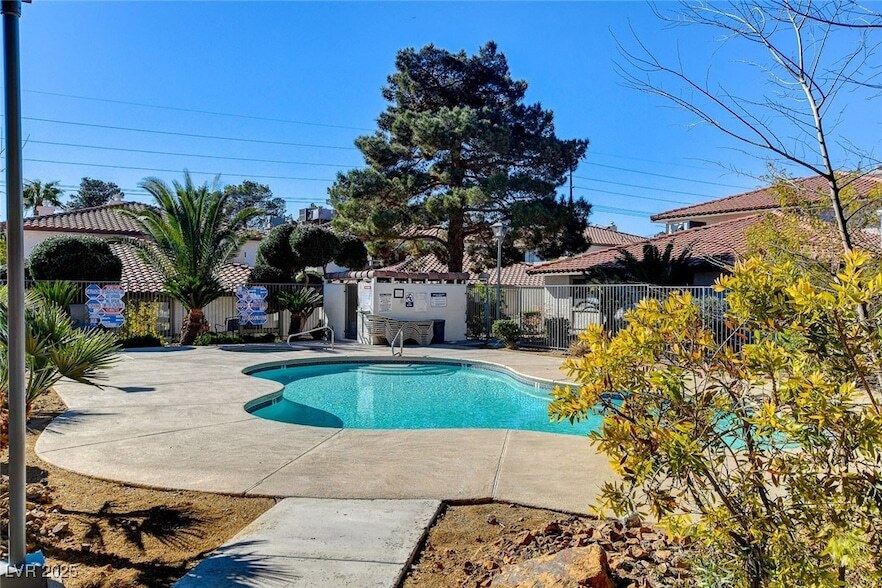 Foto principal - 6729 W Charleston Blvd