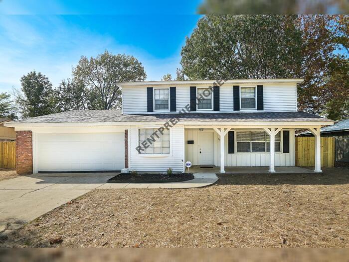 Primary Photo - 5911 Chaucer Ln
