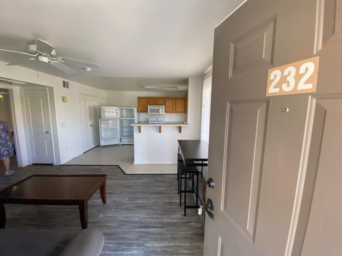 Foto principal - 3980 E Owens Ave
