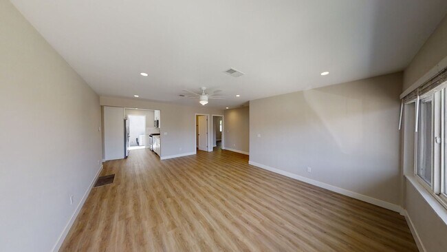 Foto del edificio - Cozy 4BR 2 BA on Dorothy Dr