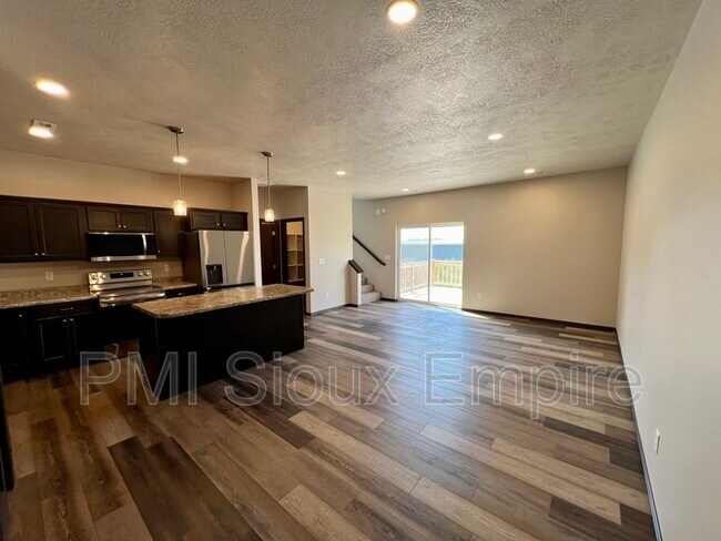 Foto del edificio - 5927 S Whisper Creek Pl