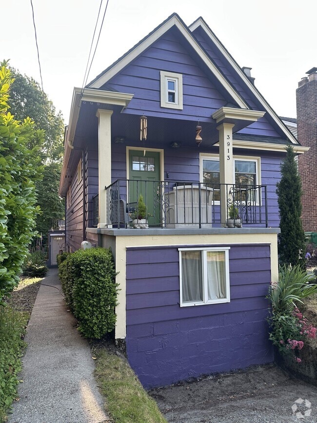 Building Photo - 3913 Densmore Ave N