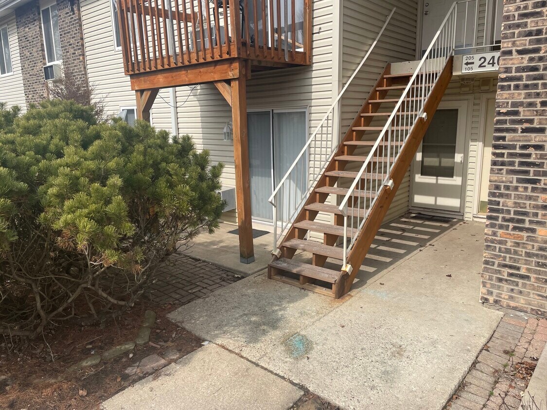 2400 Light Road Unit 105, Oswego, IL 60543 Condo for Rent in Oswego