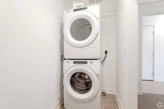 1BR, 1BA - Harlo - N&E