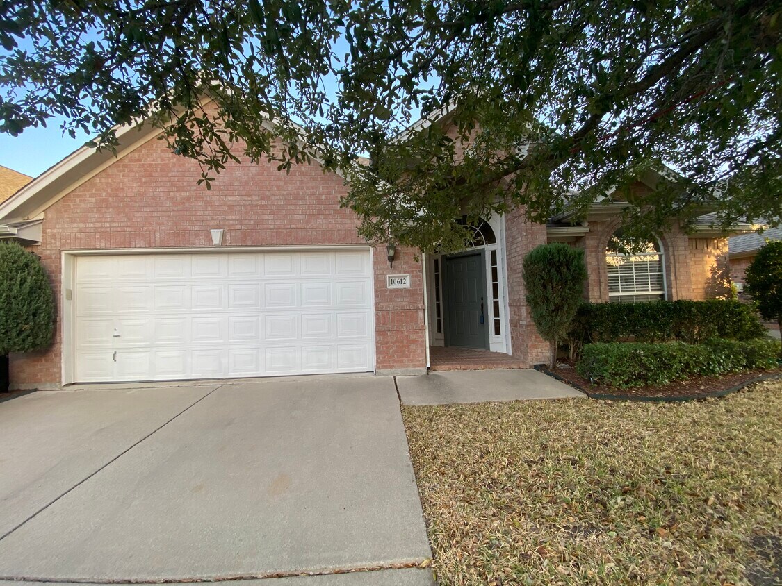Primary Photo - 10612 Stoneside Trl