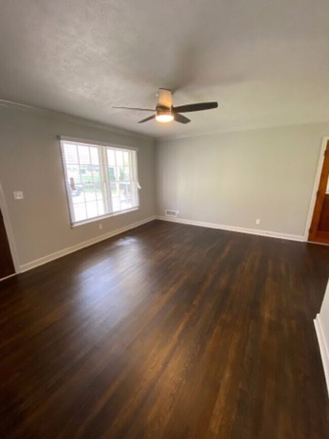 Building Photo - NEW Listing - Lovely, Brick Ranch near His...