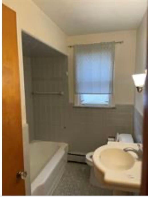 Building Photo - 42 Miriam St