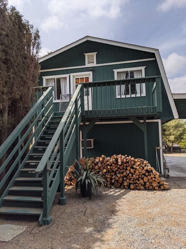 Foto principal - Beautiful Lower Level Studio apartment loc...