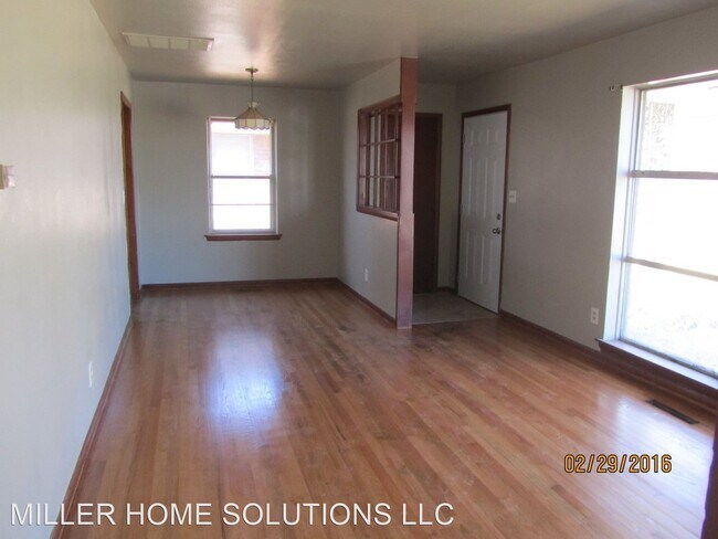 Building Photo - 4 br, 2 bath House - 2100 SW 65TH ST