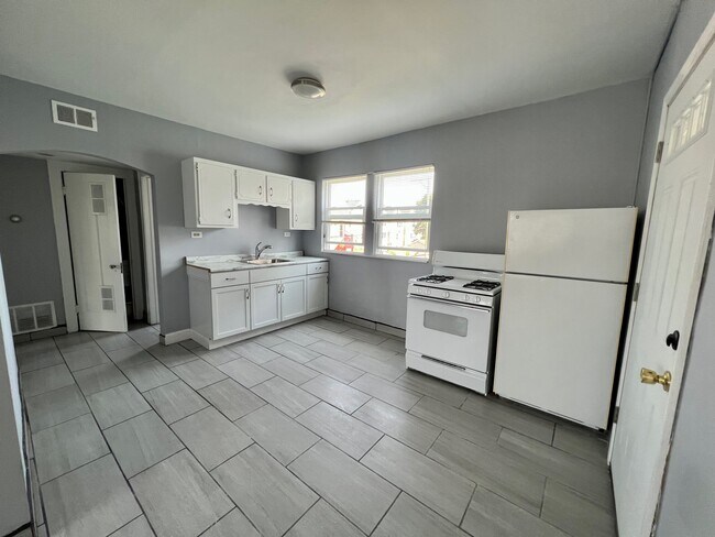 Building Photo - 4017 S Francisco Ave