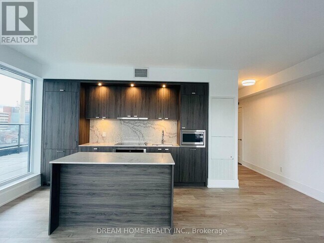 Building Photo - 115 Denison Ave