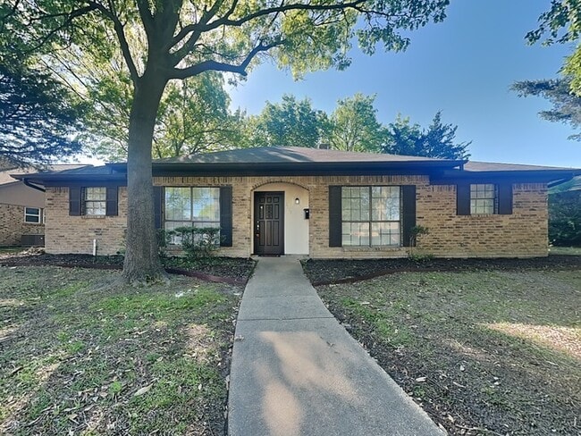 Building Photo - 3110 Berkshire Dr