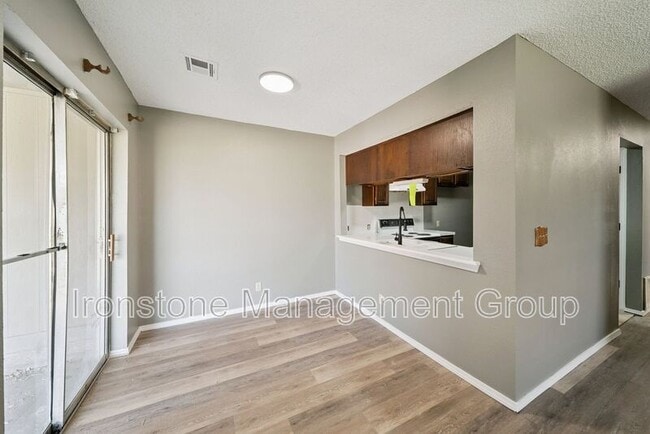 Building Photo - 8217 N 117th E Ave