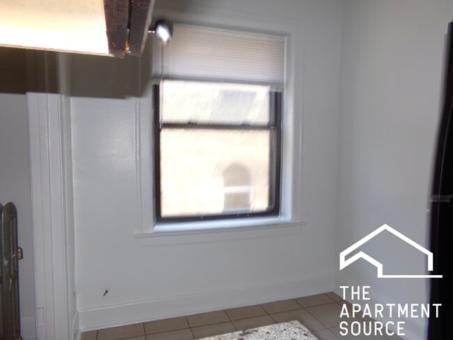 Building Photo - 1619 W Morse Ave