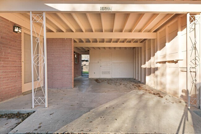 Foto del edificio - 3 br, 1 bath House - 1603 Peterson Ave.