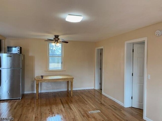 Building Photo - 36 Colfax Ave